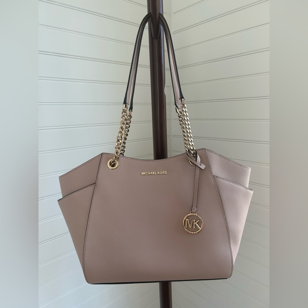 Michael Kors Light Pink Saffiano Leather Jet Set Bag